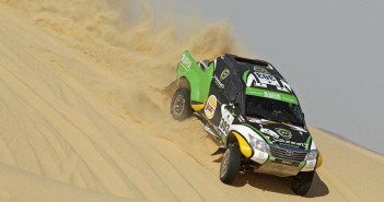 La Toyota Hilux di Al Rajhi tra le dune