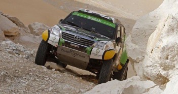 La Toyota Hilux sulle piste rocciose