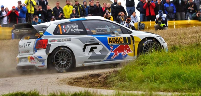 Sebastien Ogier in azione prima di andare al tappeto.