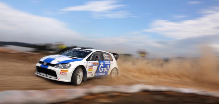 Chris Atkinson con la Golf SCRC, la WRC alla cinese costruita da Prodrive