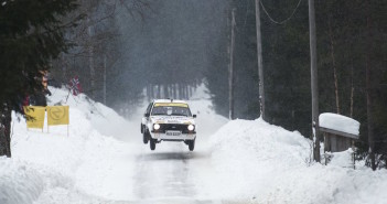 Petter Solberg e la moglie Pernilla all'attacco nel rally di Svezia