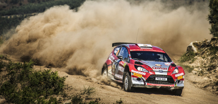 Nasser Al Attiyah e Matthieu Baumel respingono l'assalto Skoda in vetta al WRC2.