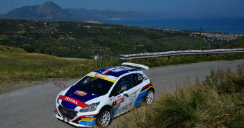 La Peugeot 208 T16 sulle strade del Targa