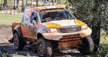 La Toyota Hilux di Peter Jerie e Laurent Lichleuchter.