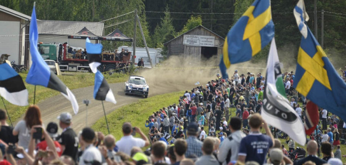 La Polo di Latvala in uno dei tanti stadi naturali del Finlandia