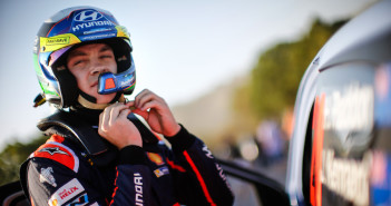 Hayden Paddon firma il rinnovo con Hyundai. Sarà nel Mondiale fino al 2018.