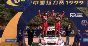 Didier Auriol sul podio finale del China Rally 99