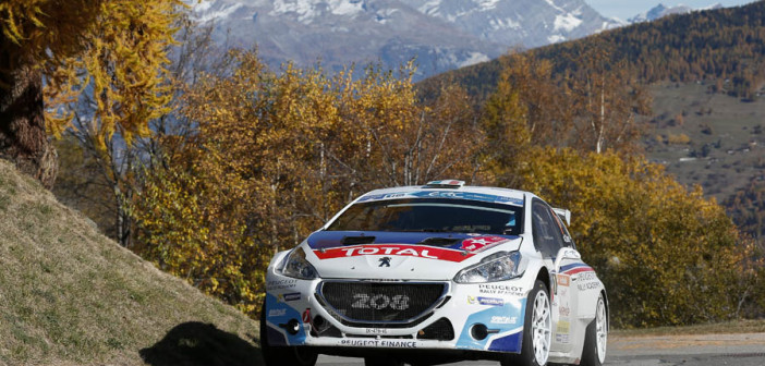 La Peugeot 208 T16 di Breen scala le montagne Vallesi.