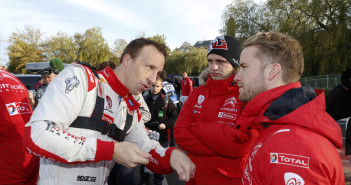 Kris Meeke impegnato in una mimica molto latina.