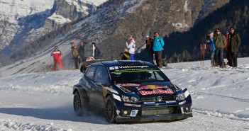 La Polo del vincitore si destreggia meglio di tutti sulle strade innevate.