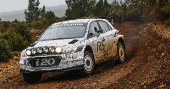 La Hyundai i20 R5 durante i primi test.