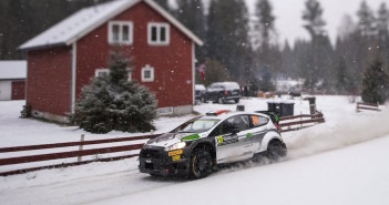 Scenario da presepe per la Fiesta WRC di Lorenzo Bertelli, prima dell'abbandono.