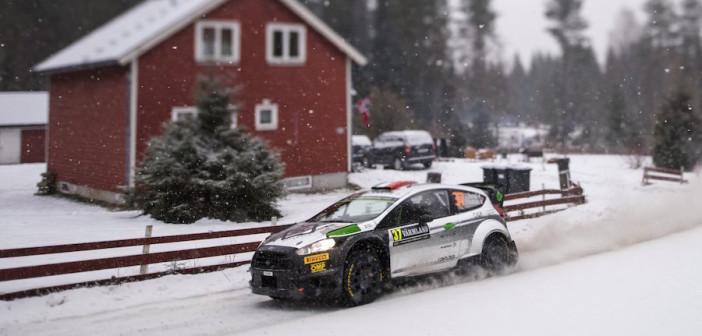 Scenario da presepe per la Fiesta WRC di Lorenzo Bertelli, prima dell'abbandono.