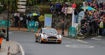 La Ford Fiesta R5 di Lukyanuk infiamma il pubblico delle Canarie.