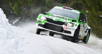 La Skoda Fabia R5 di Veiby a tutto traverso.