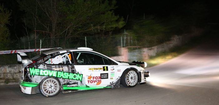 I fari della Focus WRC di Paolo Porro nella notte dell'Elba.