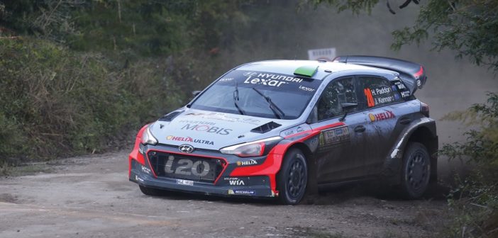 La Hyundai i20 di Paddon vola sulle strade di El Condor.