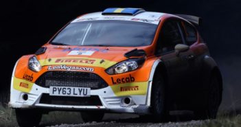 La Fiesta R5 Evo di Ahlin la sfanga sulle speciali Scozzesi.