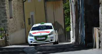 La Peugeot 208 di Carella sulle strade di Antibes.