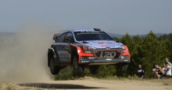 Neuville mette le ali alla sua Hyundai