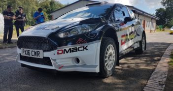 La Fiesta Dmack prima di assaggiare il fango Scozzese