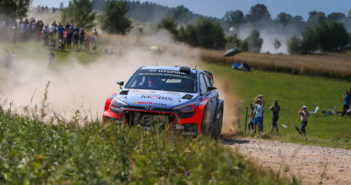 Neuville vola anche in Polonia