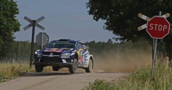 Andreas Mikkelsen sorpasso in volata.