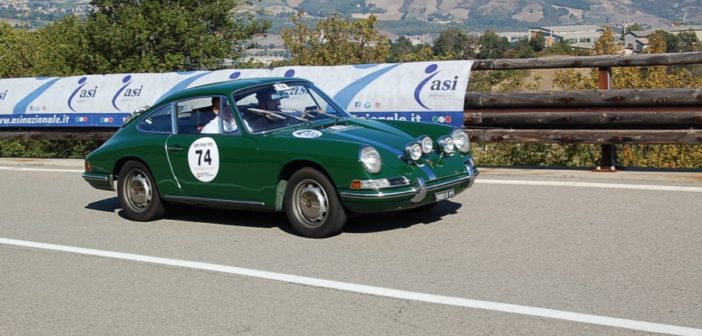 La Porsche 912 dei vincitoi sulle strade Parmensi