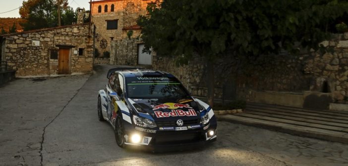 Sébastien Ogier vola verso il quarto titolo piloti.