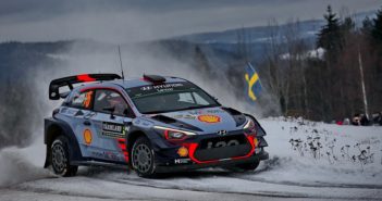 La I 20 di Neuville controlla gli avversari.