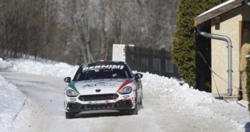 La Fiat Abarth 124 in azione sulle strade del Montecarlo.