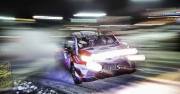 Il volto sfuocato della Yaris WRC.