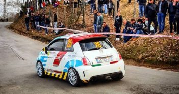 La Fiat 500 di Coti Zelati sulle strade Garfagnine (foto Lavagnini).