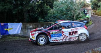 La Ford Fiesta R5 di Lukyanuk sugli sterrati delle Azzorre.