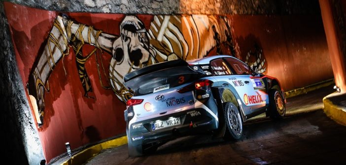 Neuville in azione sulla speciale di Guanajuato nel 2016