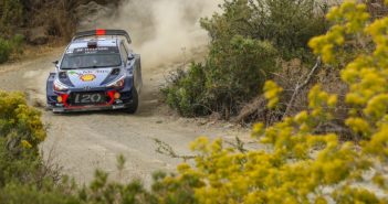 Neuville prende le misure al Mexico.