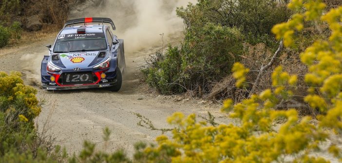 Neuville prende le misure al Mexico.