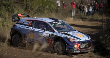 Neuville mette la sua Hyundai alla frusta.