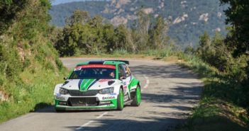 La Fabia di Mikkelsen si confonde con il verde della Corsica.