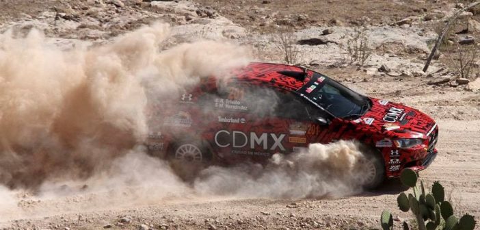 La Mitsubishi Evo X di Trivino in azione al rally Montanas.