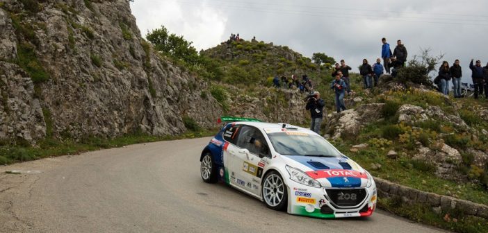 Andreucci e la Peugeot 208T16 sulle strade di Sicilia.