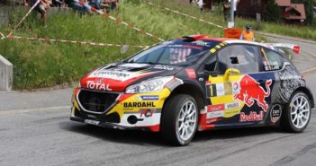 La Peugeot 208 T16 di Loeb sulle speciali dello Chablais.