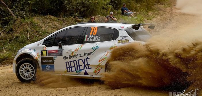 Frisiero in azione al debutto sulla Peugeot 208 AP4 (Foto Bettiol)