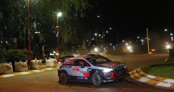 Neuville accende le strade di Cordoba