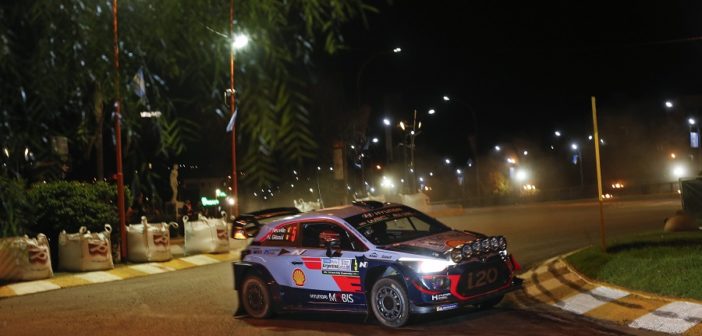 Neuville accende le strade di Cordoba