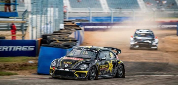 La Vw Beetle di Foust che vola sul circuito di Cota - Austin