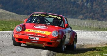 La Porsche 911 di Guagliardo vola sulle strade del Due Valli.