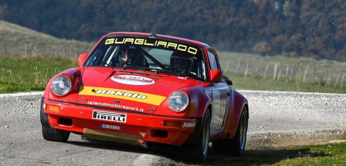 La Porsche 911 di Guagliardo vola sulle strade del Due Valli.