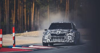 La Fabia supercar in test sulla pista di Riga.