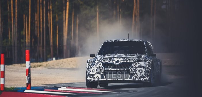 La Fabia supercar in test sulla pista di Riga.